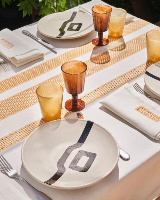 bordado de mesa ILOEMA