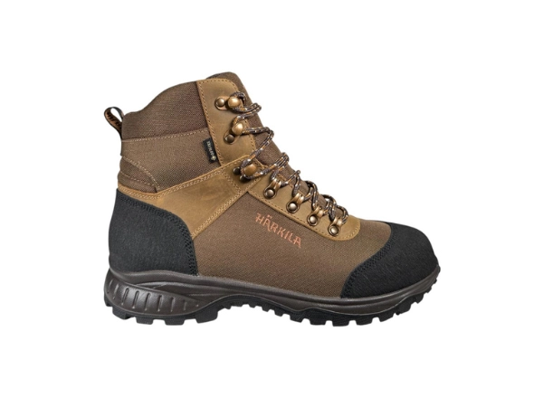 Bota Härkila marrón de nobuck y piel, caña alta para caza mayor.