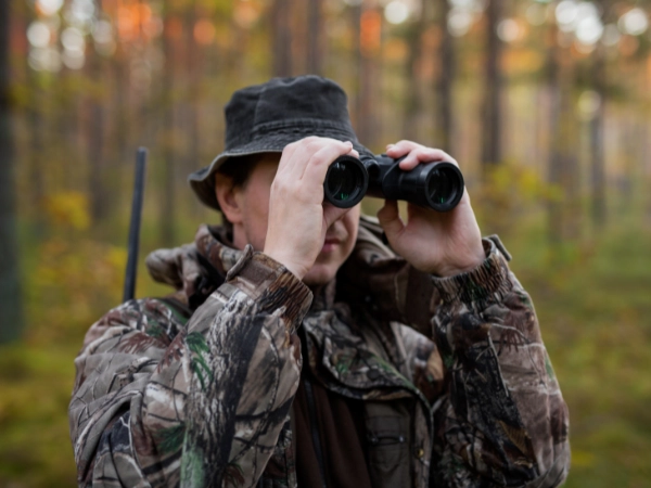Mejores prismáticos para caza en 2026: marcas fiables y modelos recomendados